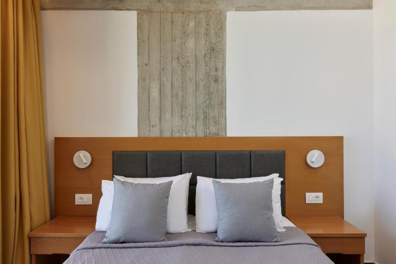 Superior Double or Twin Room image 3