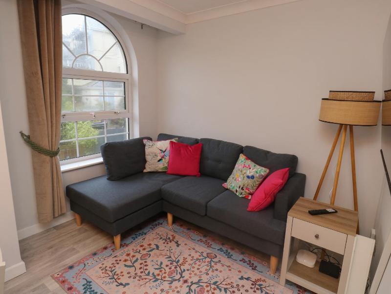 1 Ilsham Cottages - image 1