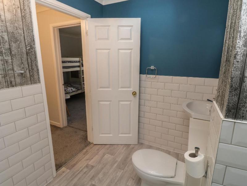 1 Ilsham Cottages - image 20