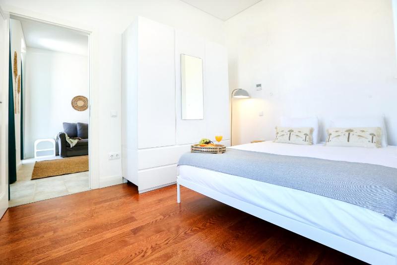 Lovely Faro Apartment - image 12