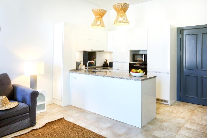 Lovely Faro Apartment - image 3