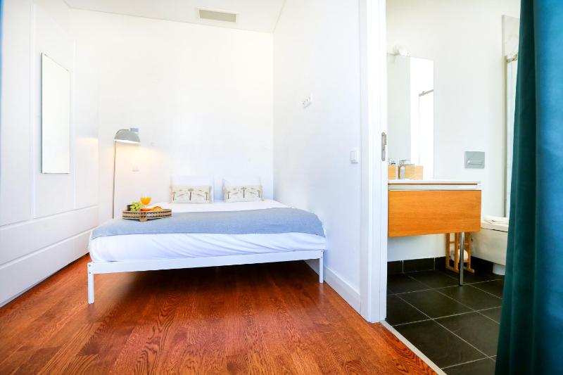 Lovely Faro Apartment - image 4