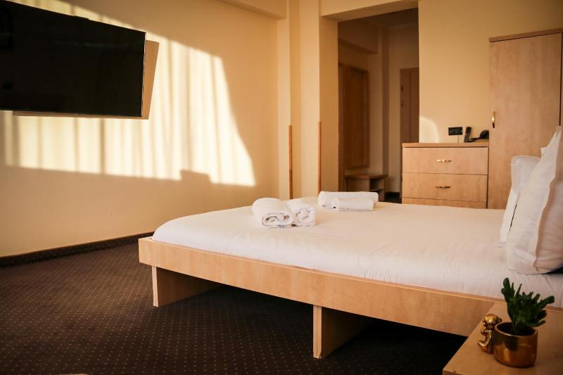Double Room with Balcony image 1