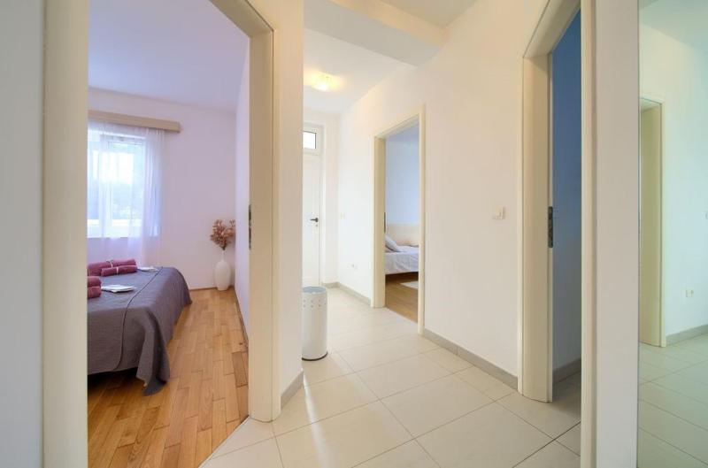 Apartments Škarpa - image 44