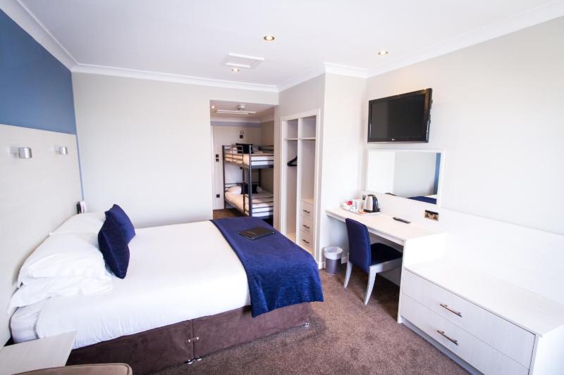 Standard Family Room image 1