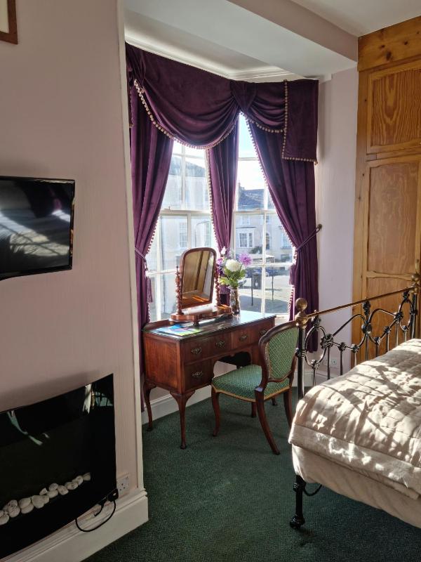 Deluxe Double Room image 2