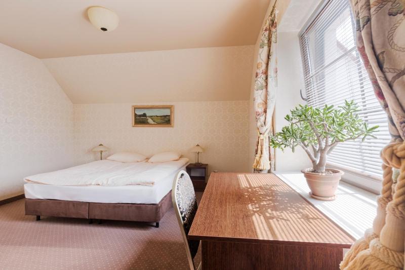 King Room image 2