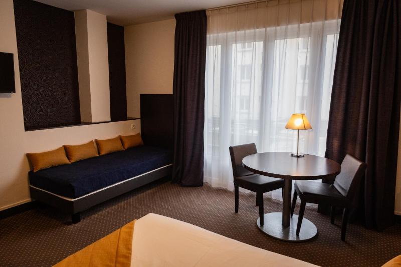 Superior Double Room image 1