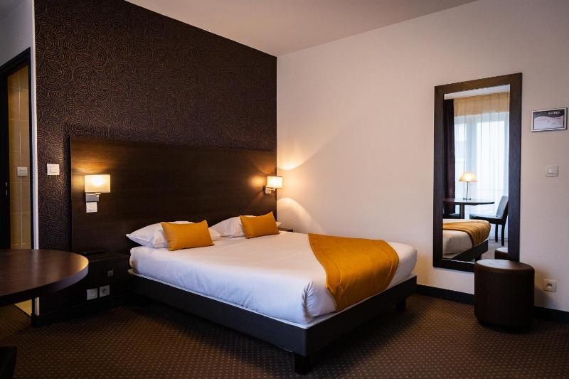 Superior Double Room image 4