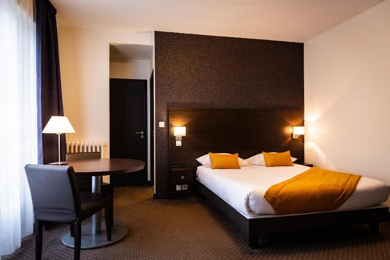 Superior Double Room image 3
