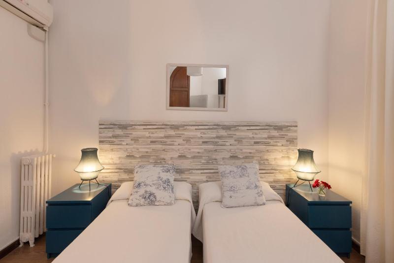 Economy Double Room with Shared Bathroom image 4