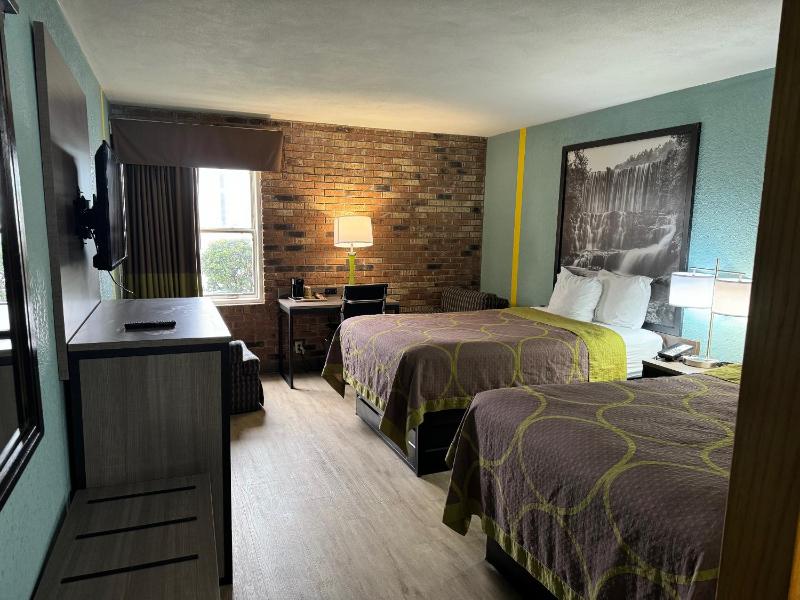 Double Room - Non-Smoking  image 1