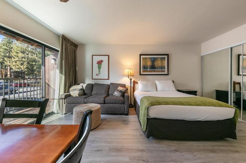 King Studio 2nd Floor #234 at Donner Lake Village - image 7