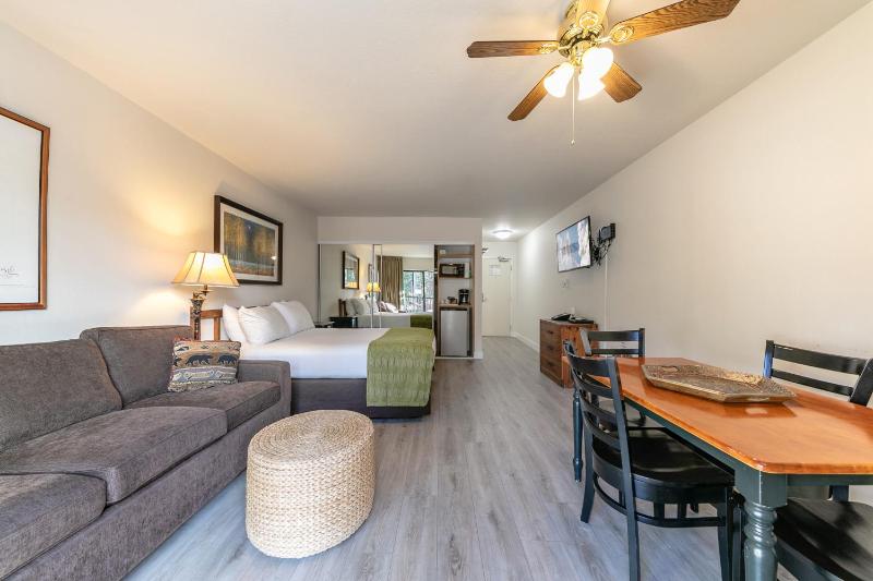 King Studio 2nd Floor #234 at Donner Lake Village - image 3