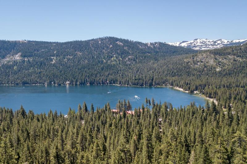 King Studio 2nd Floor #234 at Donner Lake Village - image 8