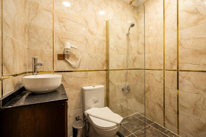 Economy Triple Room image 1