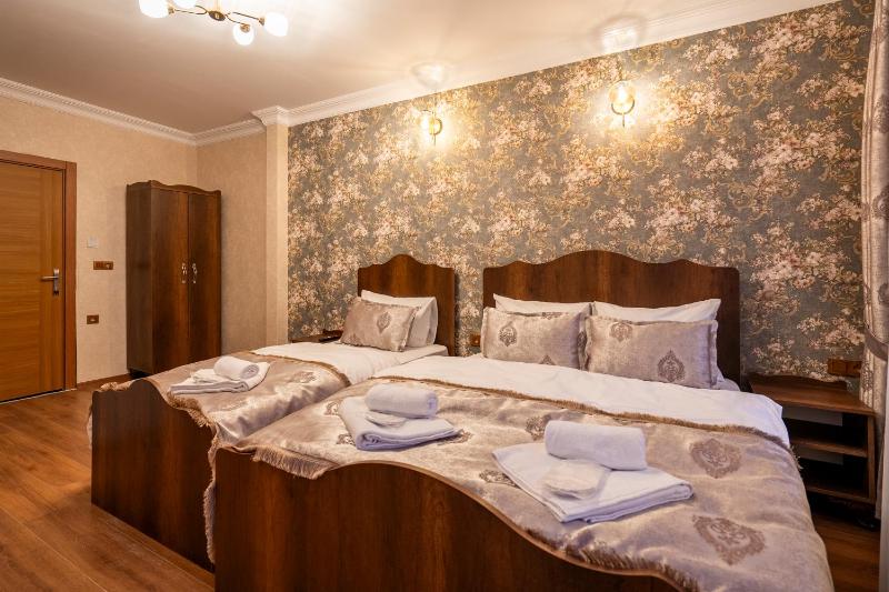 Budget Double Room image 3