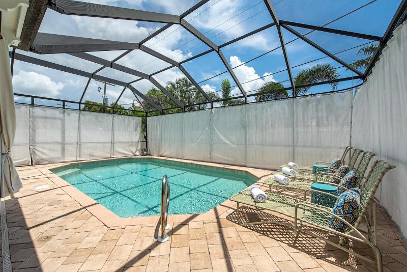 Casa de Palmeras! Southern private pool close to beach! - image 18