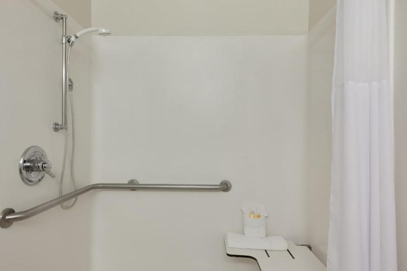 King Room with Roll-In Shower - Mobility Access/Non-Smoking image 2