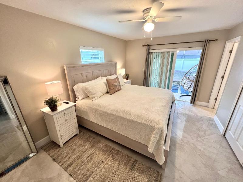 Endless Paradise -New Salt Water Pool! Relax! Walk to Beach! - image 40