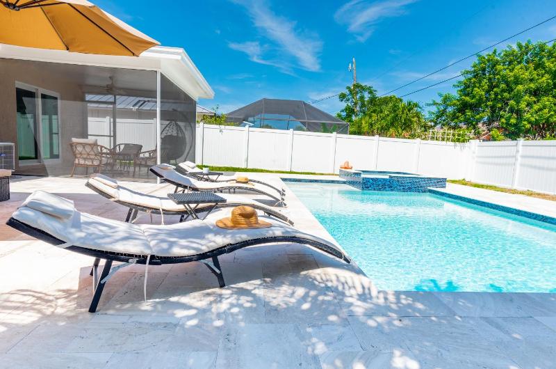 Endless Paradise -New Salt Water Pool! Relax! Walk to Beach! - image 14