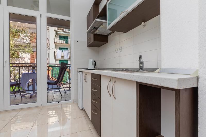 Apartments with parking space Makarska - 22017 - image 8