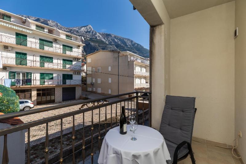 Apartments with parking space Makarska - 22017 - image 15