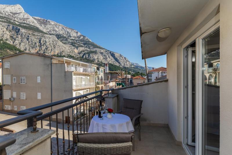 Apartments with parking space Makarska - 22017 - image 12