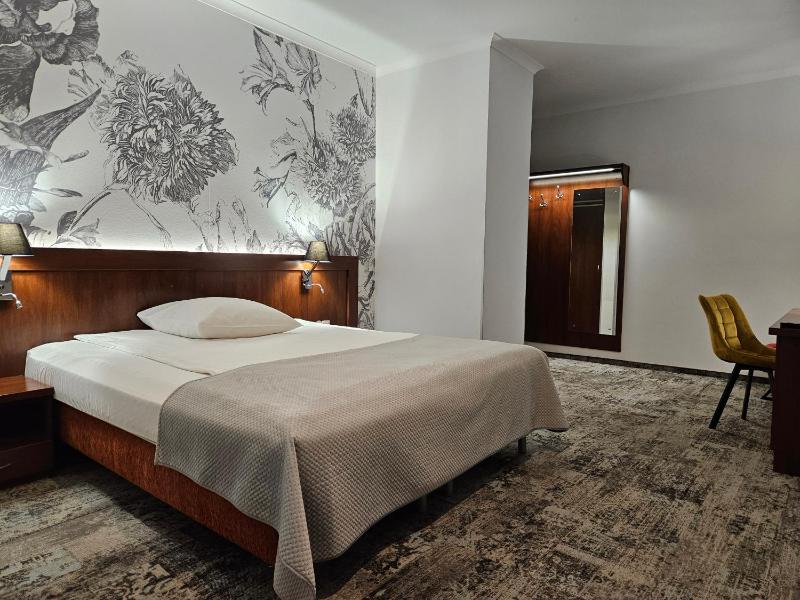 Double Room image 4