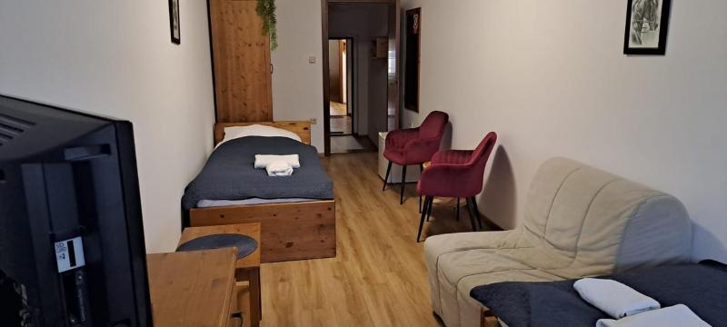 Standard Twin Room image 3