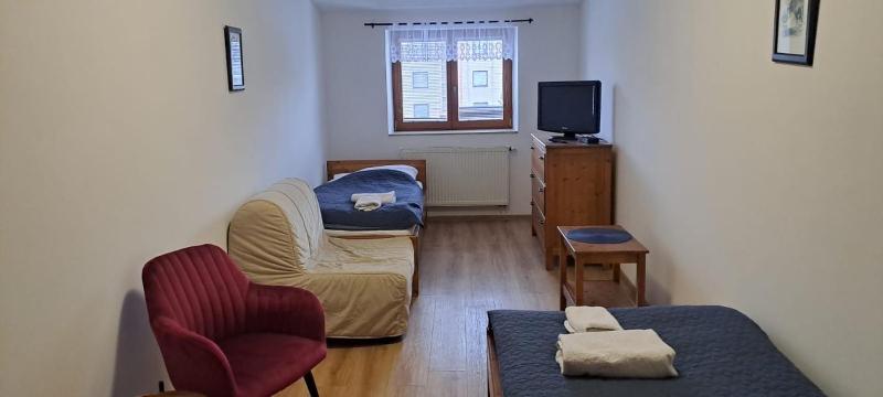 Standard Twin Room image 4