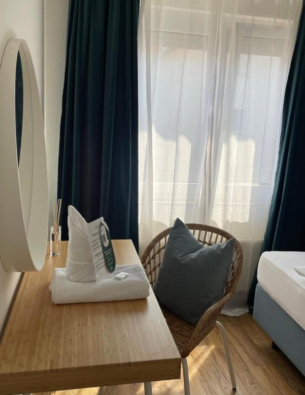 Economy Double Room image 2