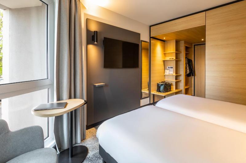 Standard Triple Room image 3