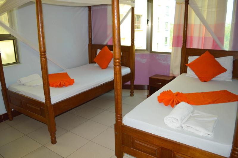 Roma Stays - Splendid Kariba at Sunset Paradise Shanzu with a Swimming Pool - image 10
