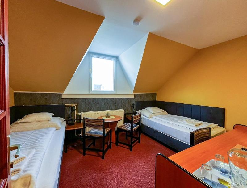 Standard Suite image 4