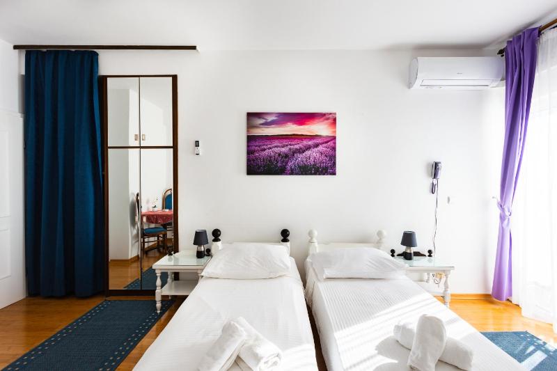 Twin Room with Sea View image 2