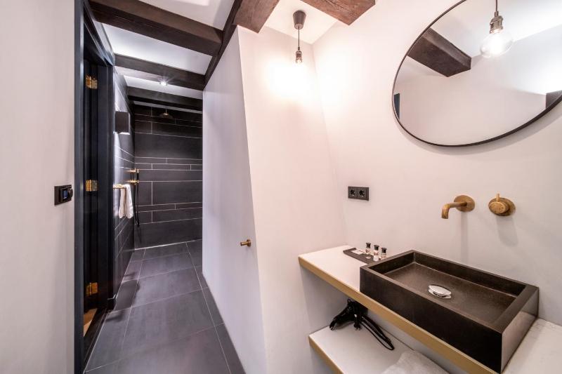 Deluxe Double Room image 1