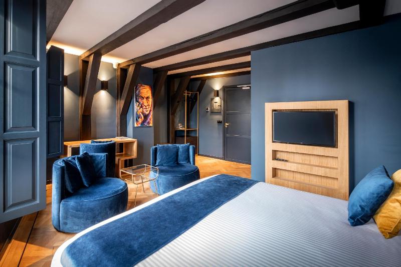 Deluxe Double Room image 2