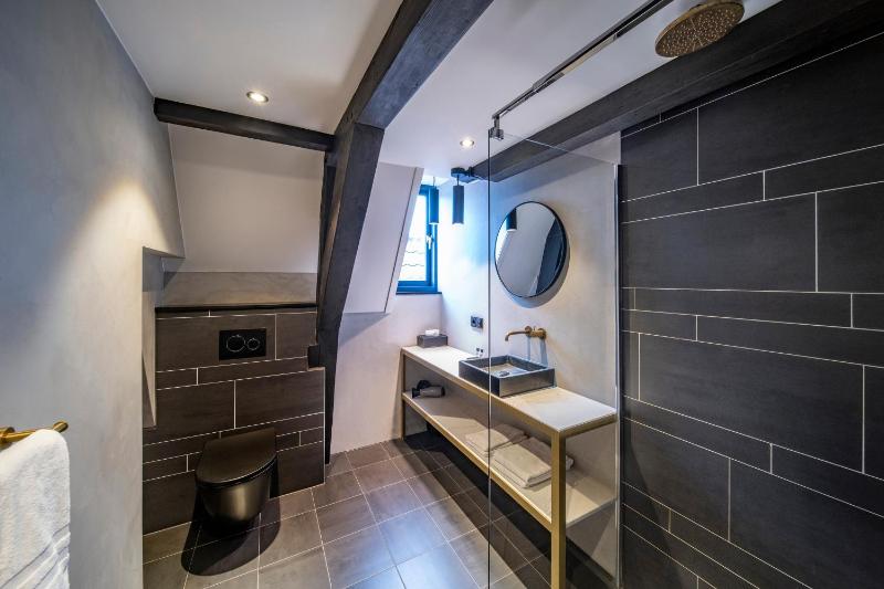 Deluxe Double Room image 3