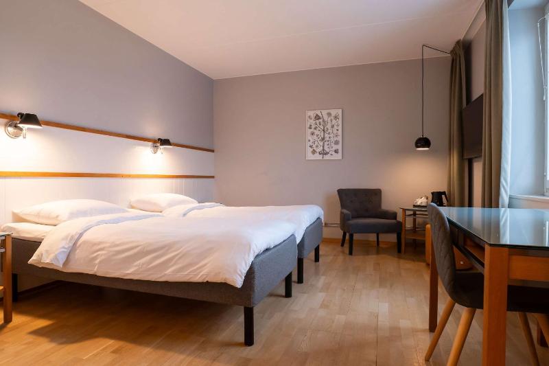 Superior Twin Room with Sofa Bed image 1