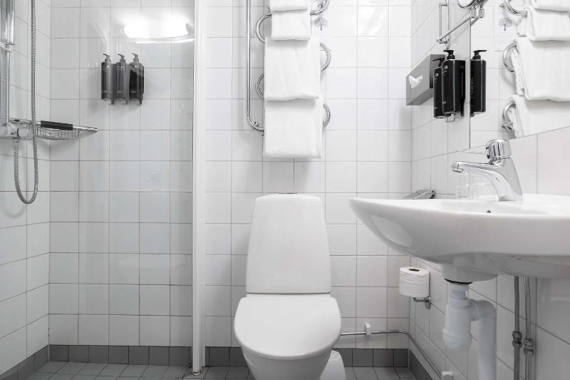 Standard Single Room image 4