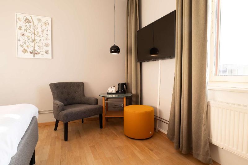 Superior Twin Room image 2