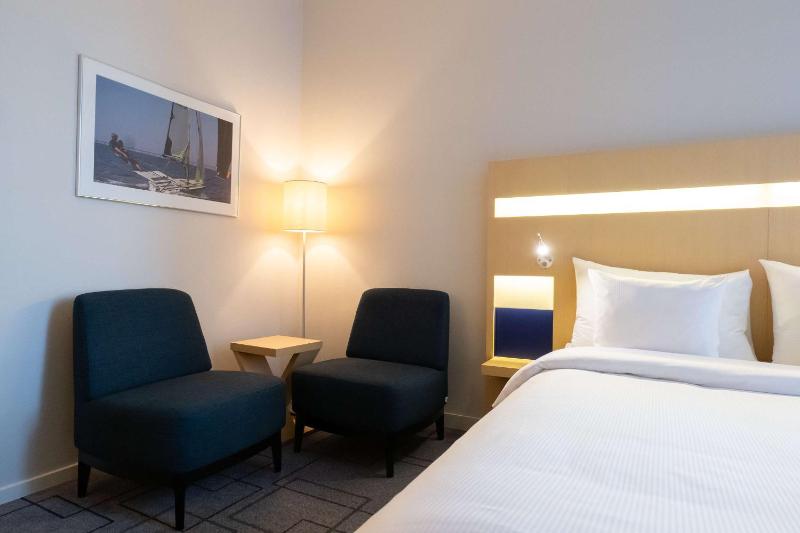Superior Queen Room image 3