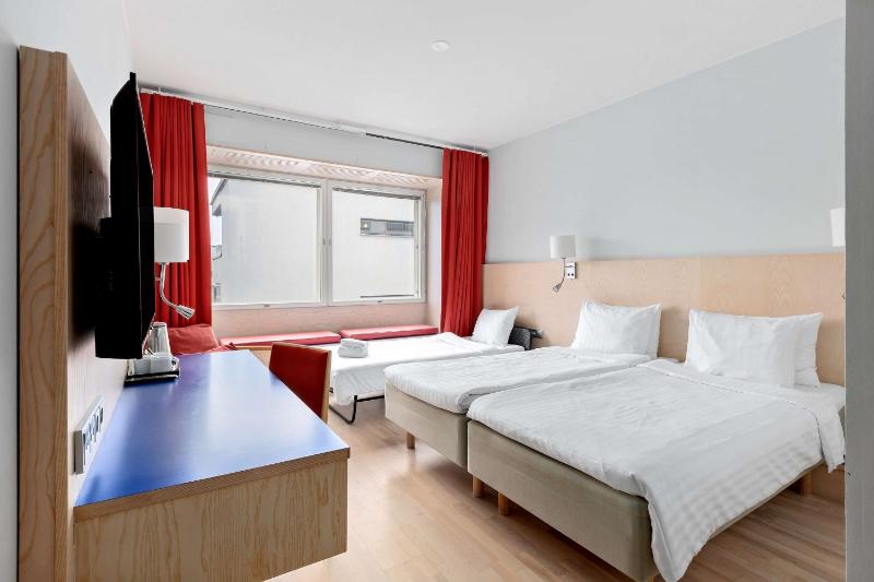 Family Room with Two Single Beds and Extra Bed image 1