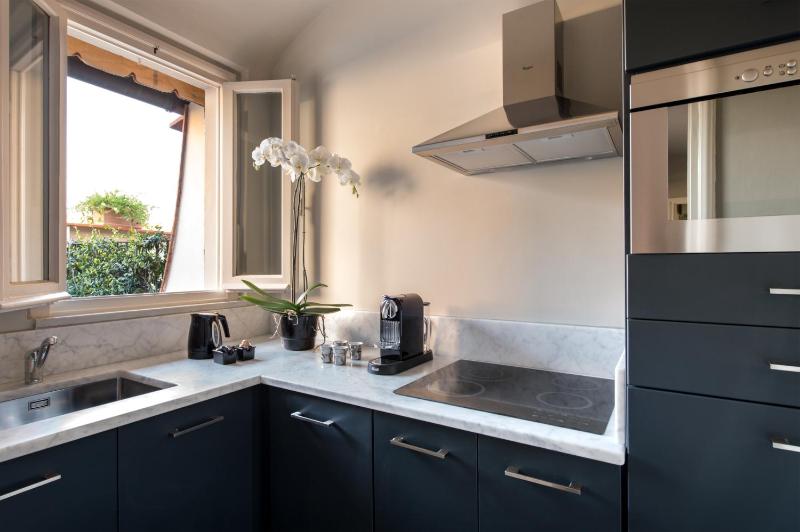 Deluxe Suite with Terrace image 2