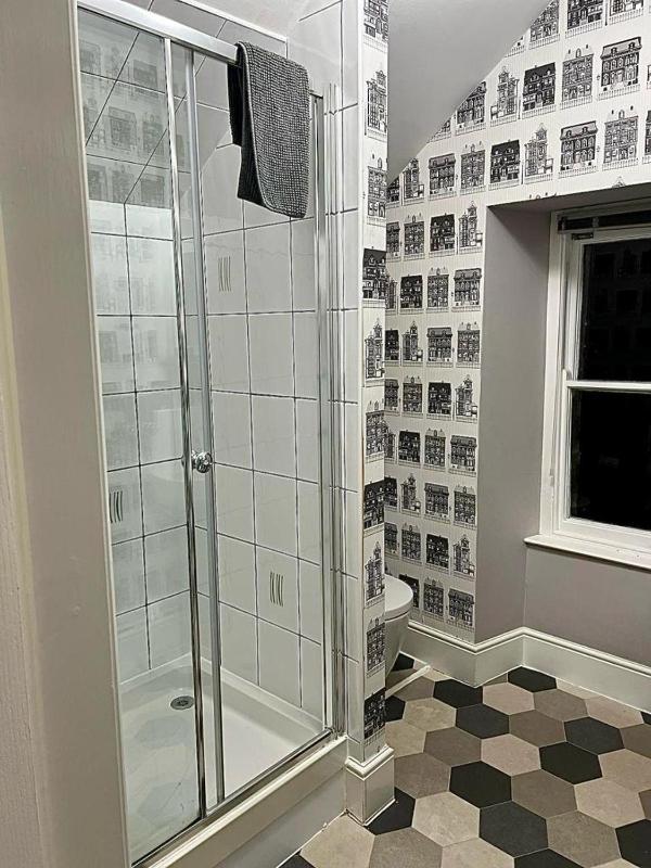 Standard Double Room image 3