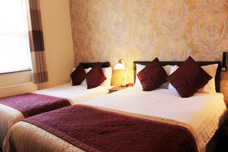 Large Twin Room image 3