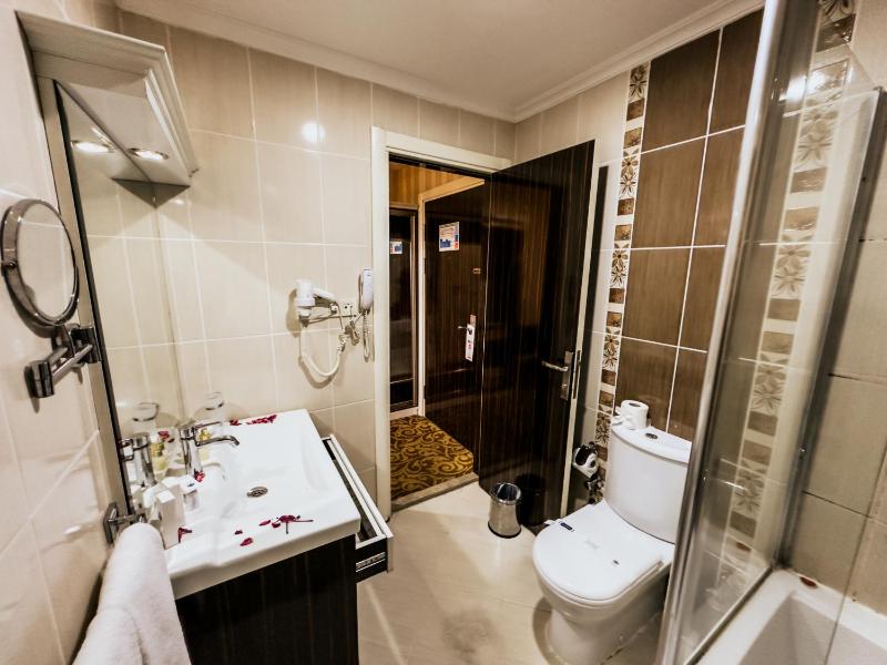 Standard Single Room with Sea View image 3