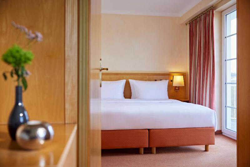 Two-Bedroom Suite with Balcony image 2