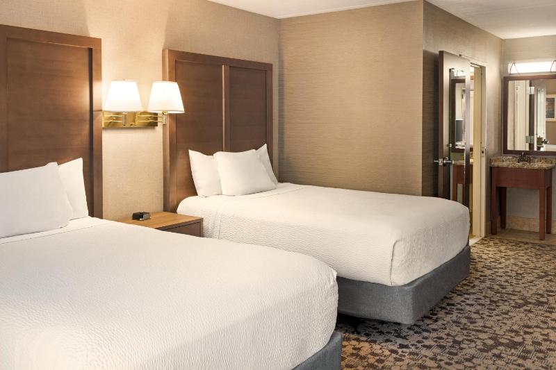 Double Room with Two Double Beds - Non-Smoking image 2